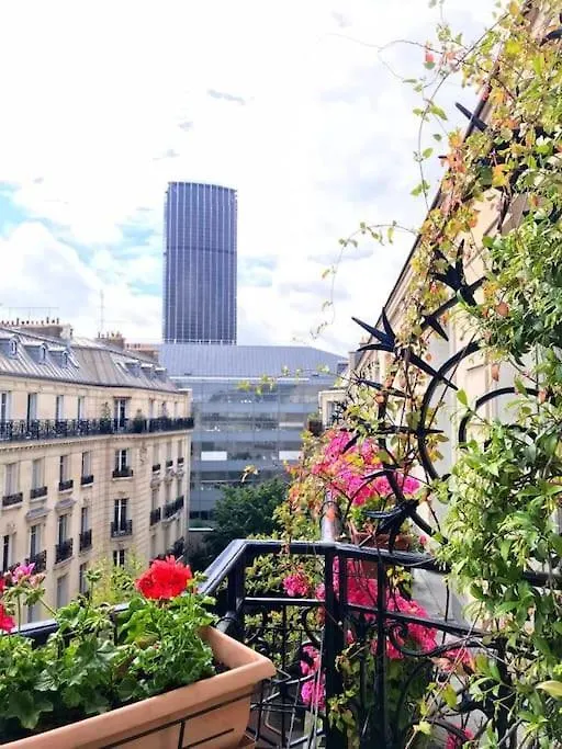Your From Near Eiffel Tower-invalides 巴黎