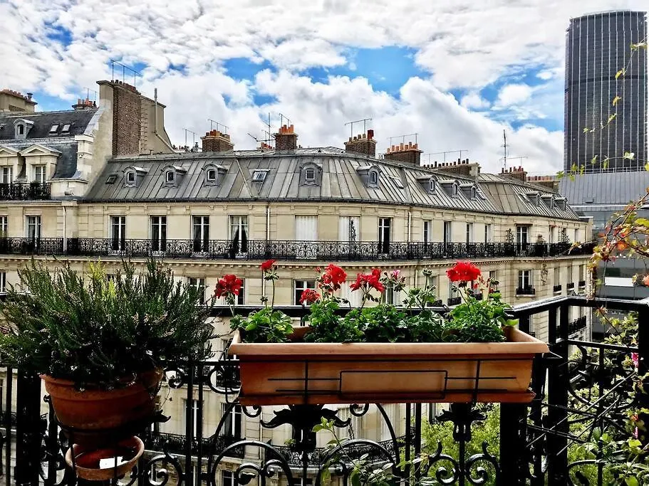 Your From Near Eiffel Tower-invalides *