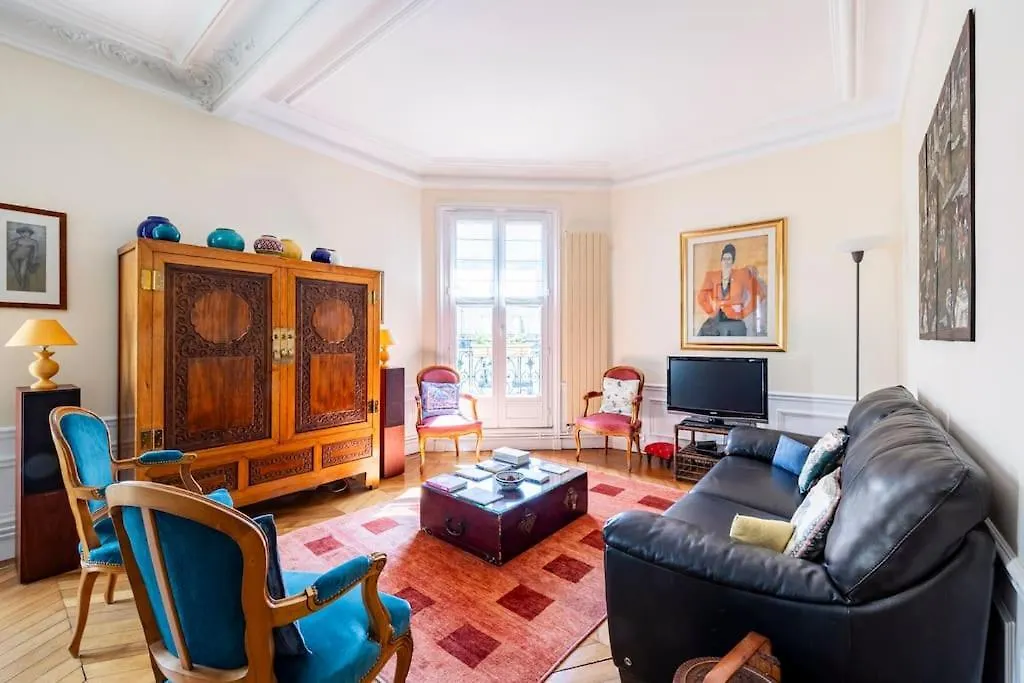 Апартаменты Your From Near Eiffel Tower-invalides *